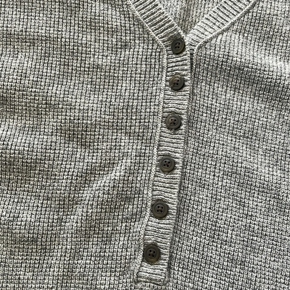 Madewell Plus Size Asherton Waffle Henley Sweater in gray size 1X - Picture 4 of 10